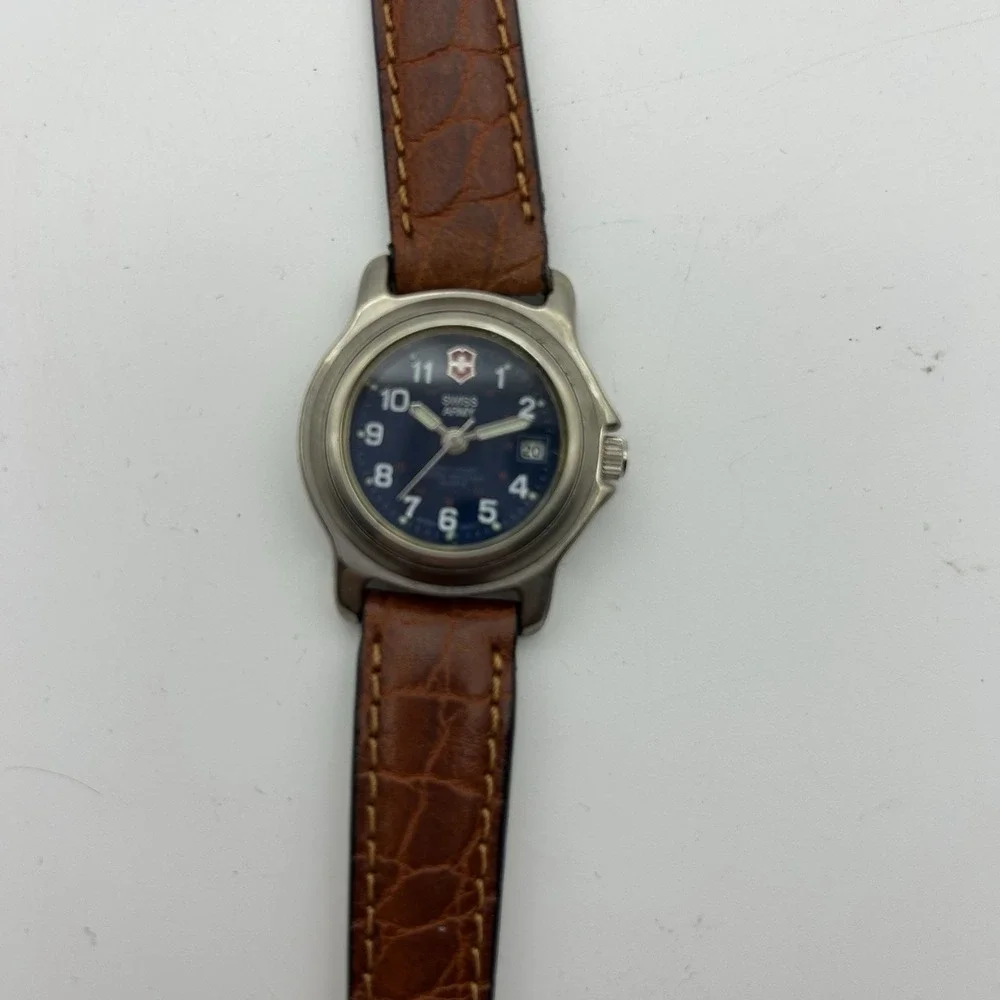 Vintage‎ Swiss Army women's 6000 watch for Part Only Water Resistant 330 Feet
